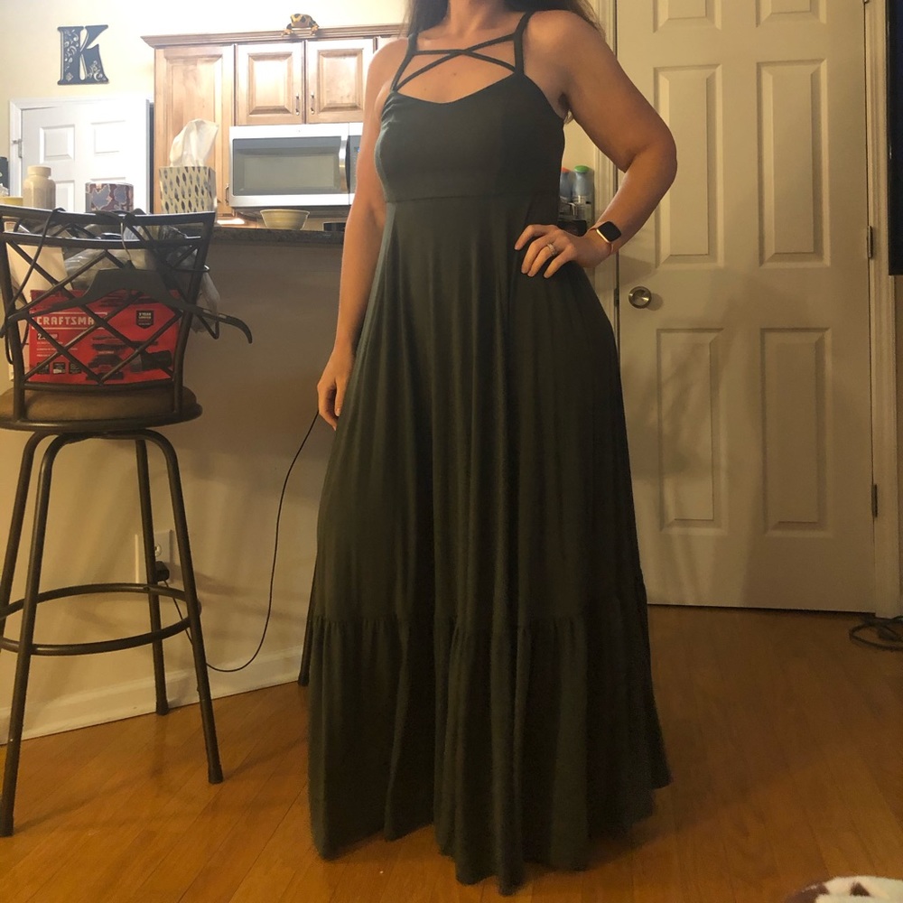 Gorgeous Torrid dark green maxi dress